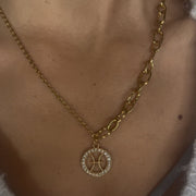 Collier Astro Callista en acier inoxydable pour le Poissons, bijou poétique et intuitif inspiré par la compassion et les rêves.