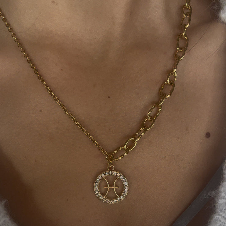 Collier Astro Callista en acier inoxydable pour le Poissons, bijou poétique et intuitif inspiré par la compassion et les rêves.