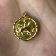 Collier Astro Helia en acier inoxydable pour le Taureau, bijou raffiné évoquant la stabilité, la douceur et la sensualité.