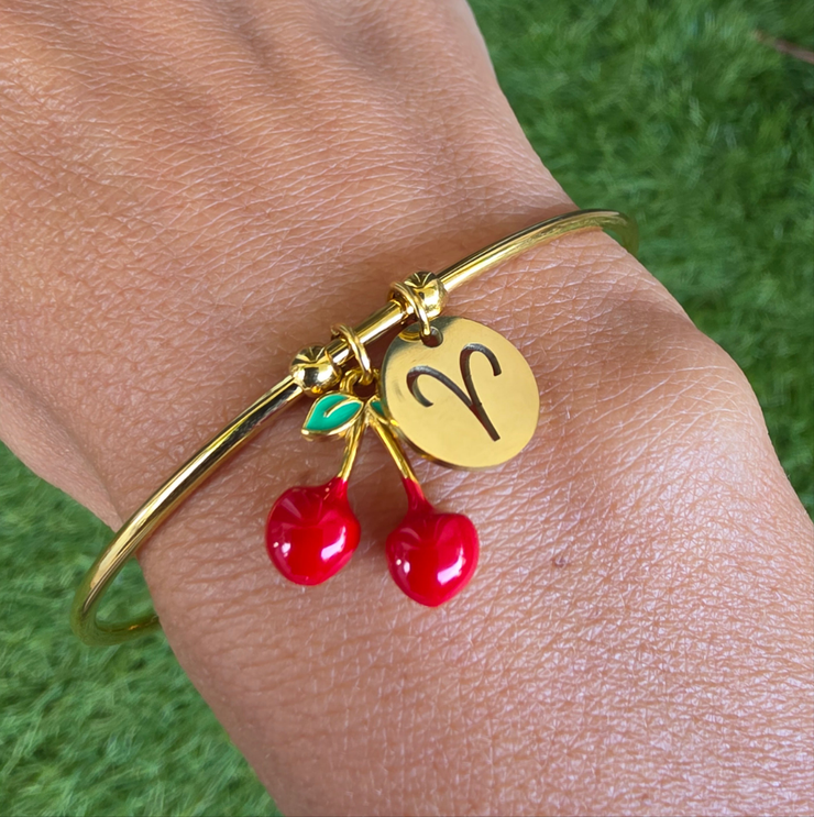 Jonc Astro Cherry pour le Bélier, un bijou vibrant qui incarne la passion et l’énergie du feu intérieur.