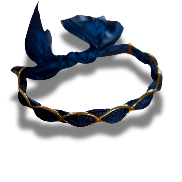 Jonc Bohème Doré pour femme, bijou doré inspiré de la liberté et de la douceur estivale.