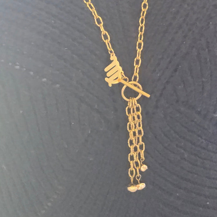 Collier Séraphia, sautoir astrologique doré en acier inoxydable. Bijou lumineux Therapietra, reliant l’énergie des étoiles à la pureté des anges.